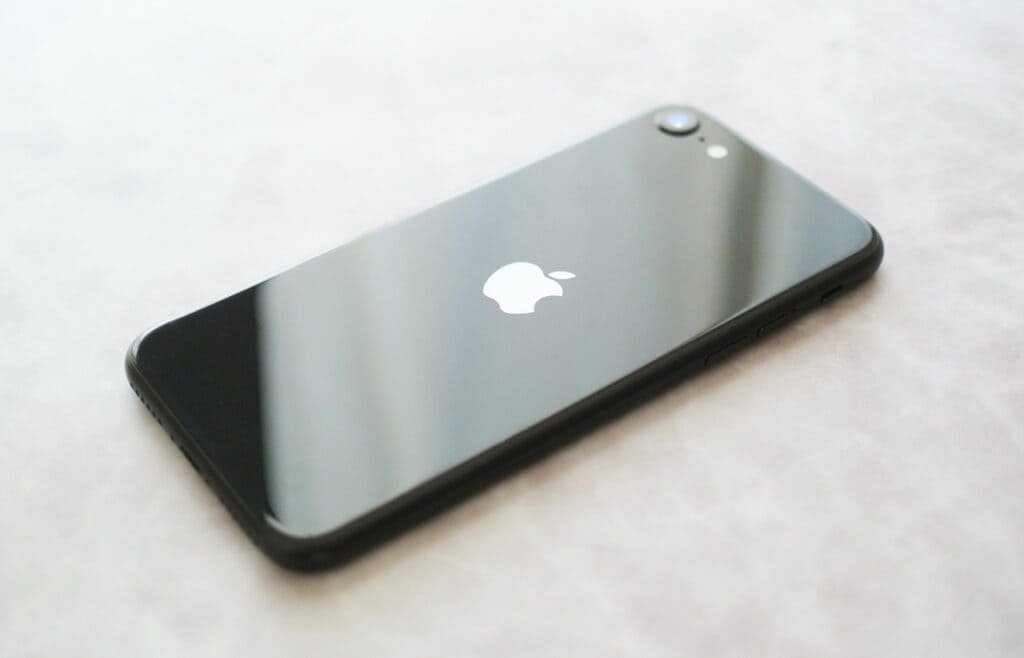 iphone-se-hero